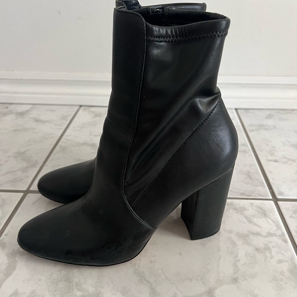 Aldo black leather like material ankle boots booties block heel